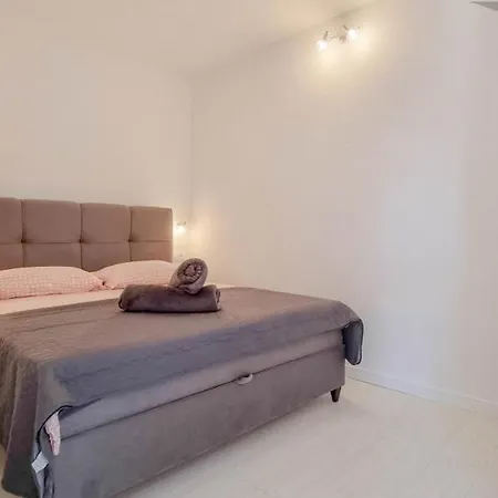 Bella Apartment Umag Exterior foto